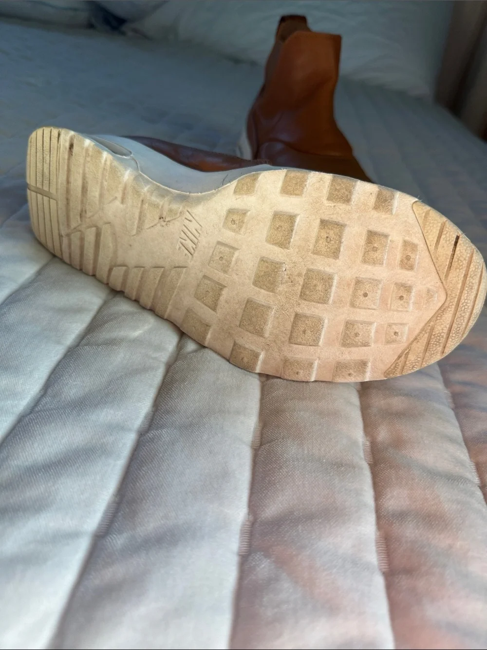 Nike size9 high top  Slip-On Athletic Sneakers